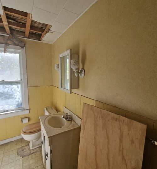 bathroom needing rehabbing